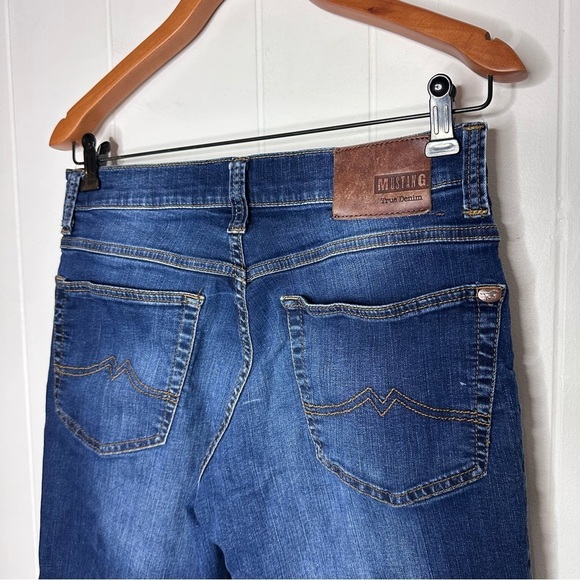 Mustang Denim Tramper Straight Jeans - Picture 7 of 10